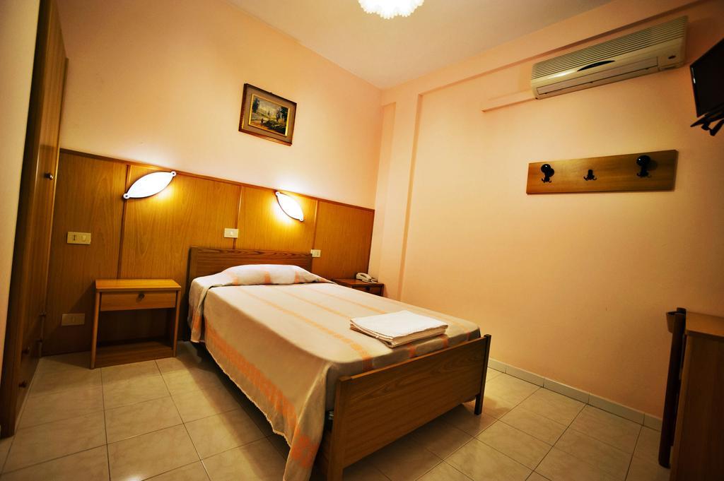 Albergo Magrini Della Genga Genga  Room photo