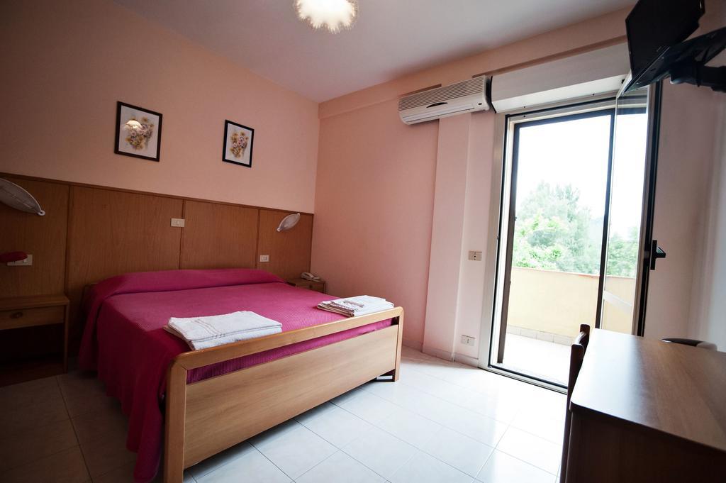 Albergo Magrini Della Genga Genga  Room photo