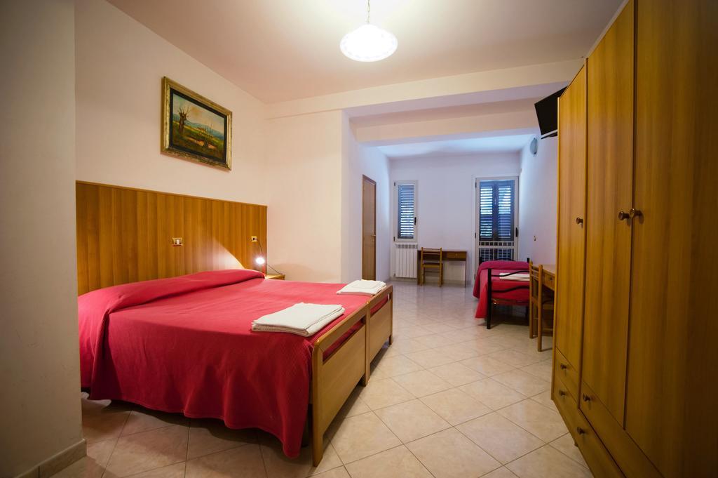 Albergo Magrini Della Genga Genga  Room photo